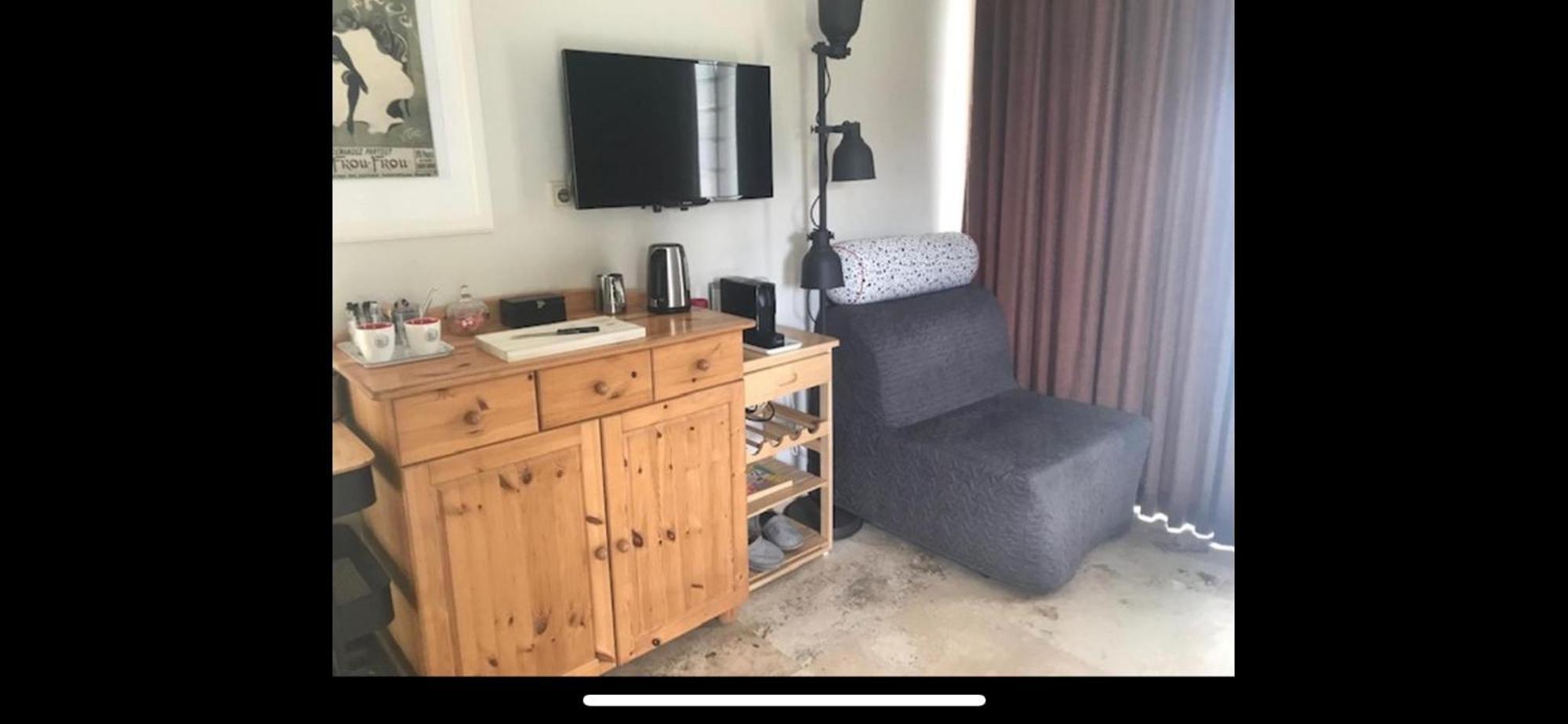 B&B Maison Saint Tropez 에인트호번 객실 사진