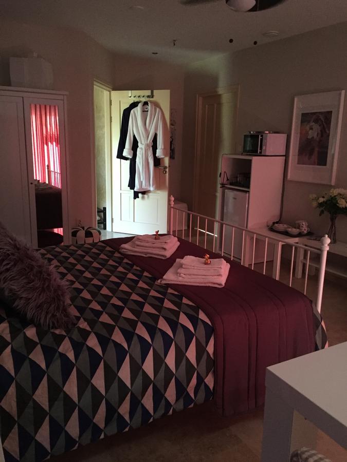 B&B Maison Saint Tropez 에인트호번 외부 사진